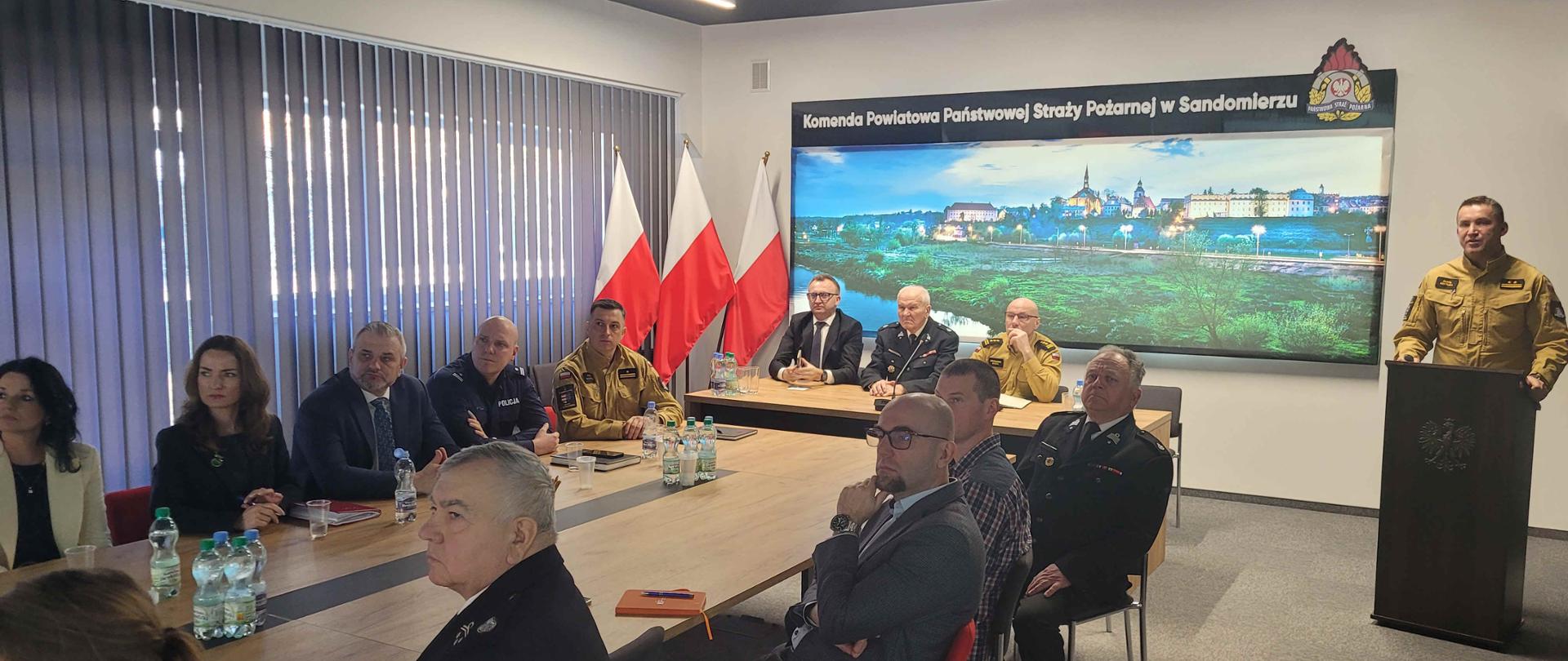 Zdjęcie. Uczestnicy narady. 