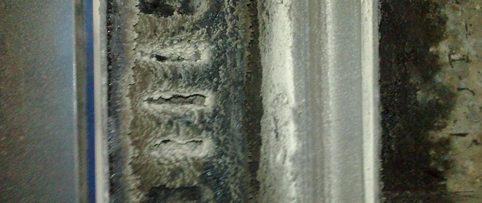 Widok niedrożnego przewodu kominowego