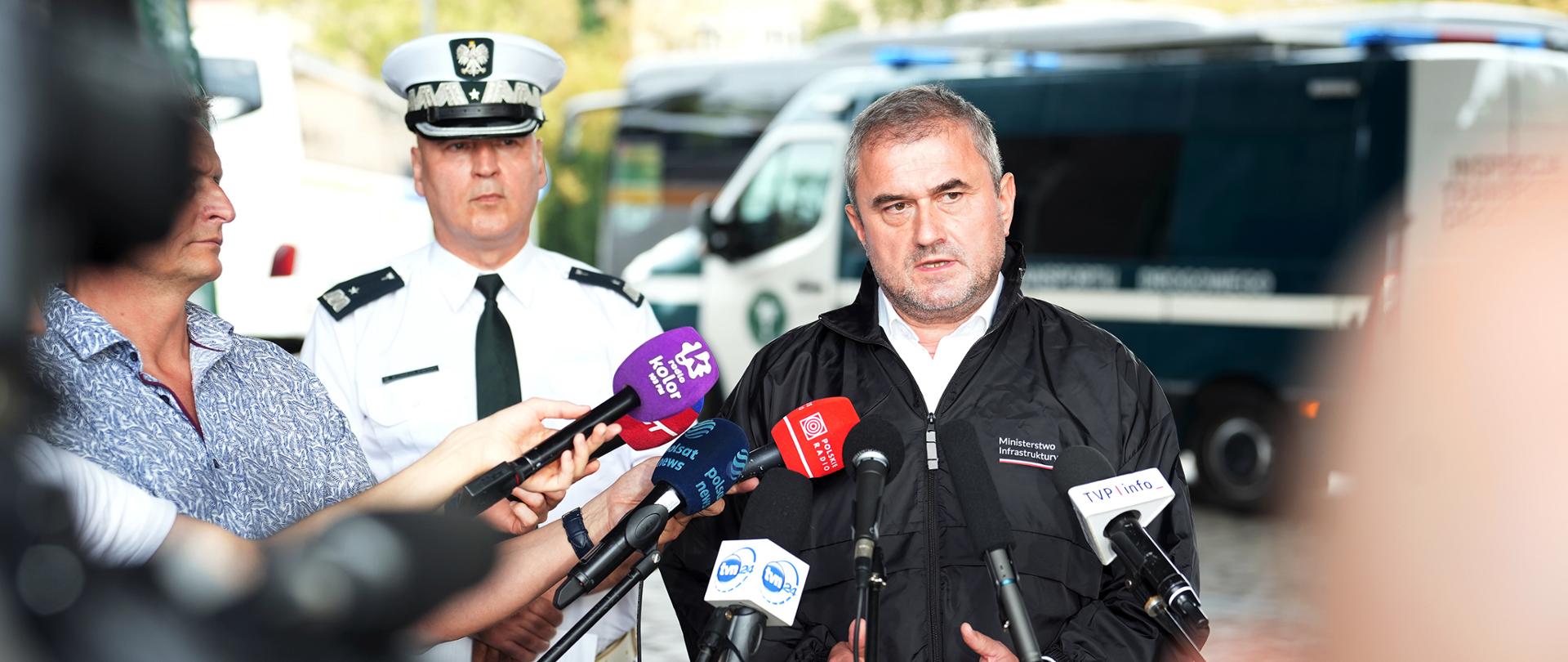 Rekordowa liczba skontrolowanych autokarów. Podsumowanie wakacyjnych działań.