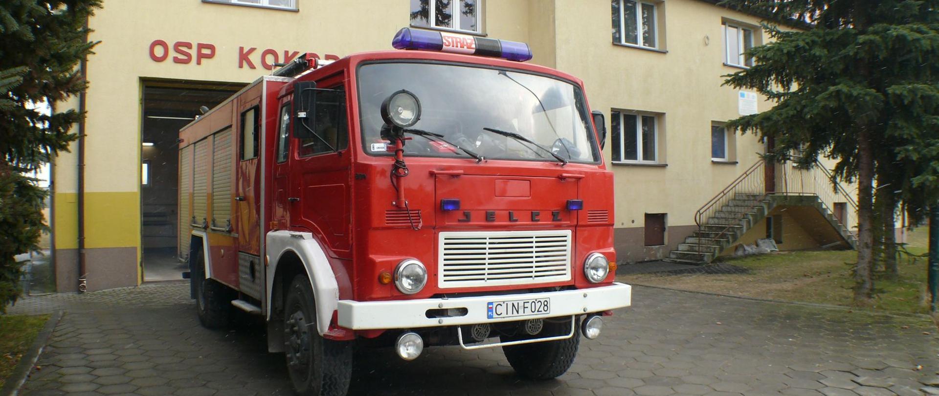 OSP Kołodziejewo remiza wraz z samochodem