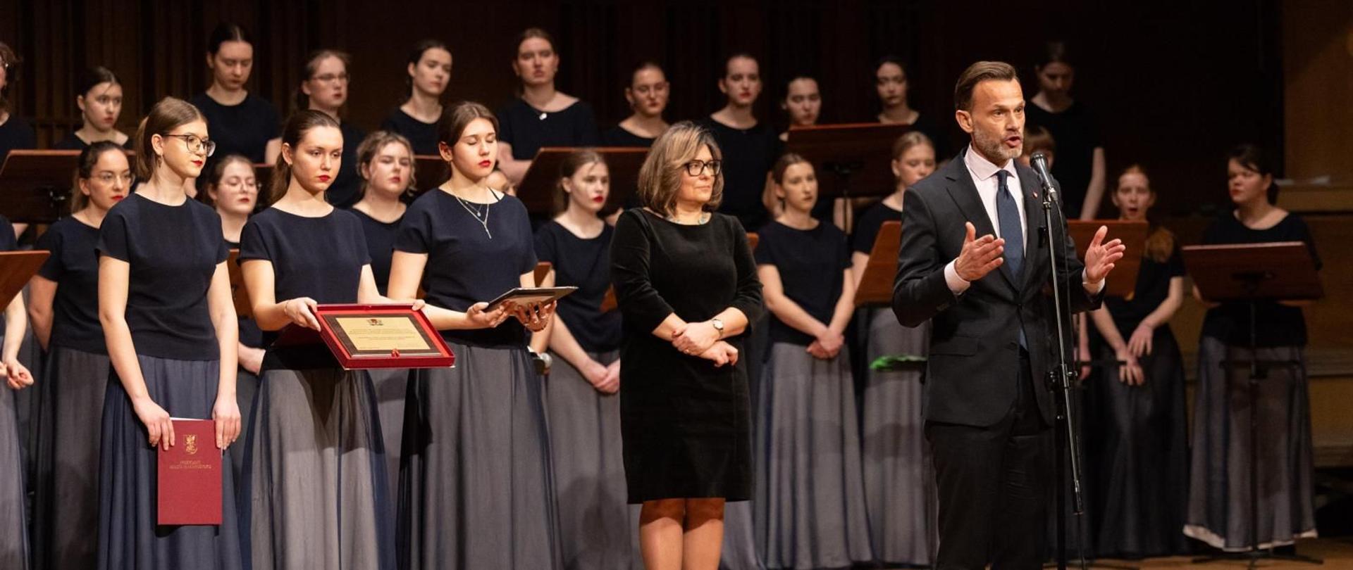 Jubileusz 75-lecia III Liceum Ogólnokształcącego im. Krzysztofa Kamila Baczyńskiego w Białymstoku