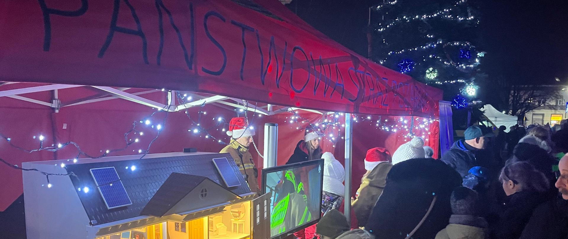 Stanowisko PSP podczas jarmarku świątecznego