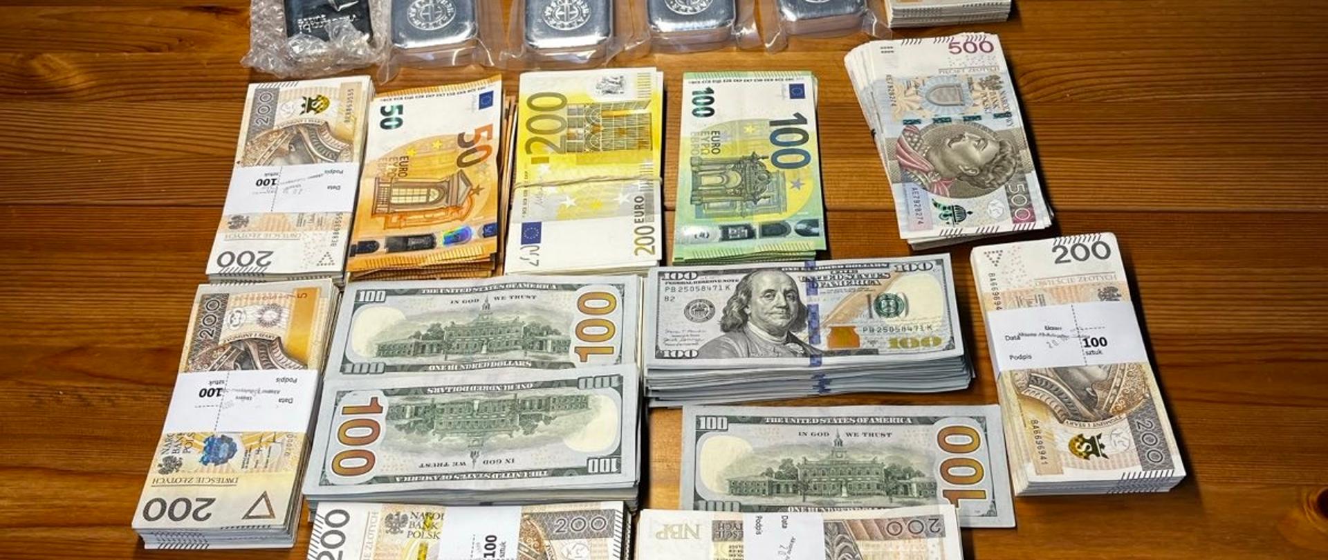 Zachodniopomorski pion PZ Prokuratury Krajowej przedstawił kolejnym 7 osobom zarzuty za wyłudzenia VAT