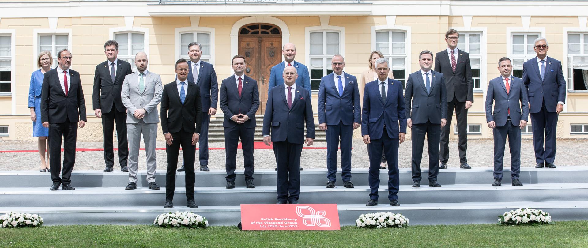 2021.06.28 Rogalin . Minister Zbigniew Rau . Minister Szymon Szynkowski vel Sek . Szczyt V4 + BZ Poznan Rogalin .Fot. Sebastian Indra / MSZ