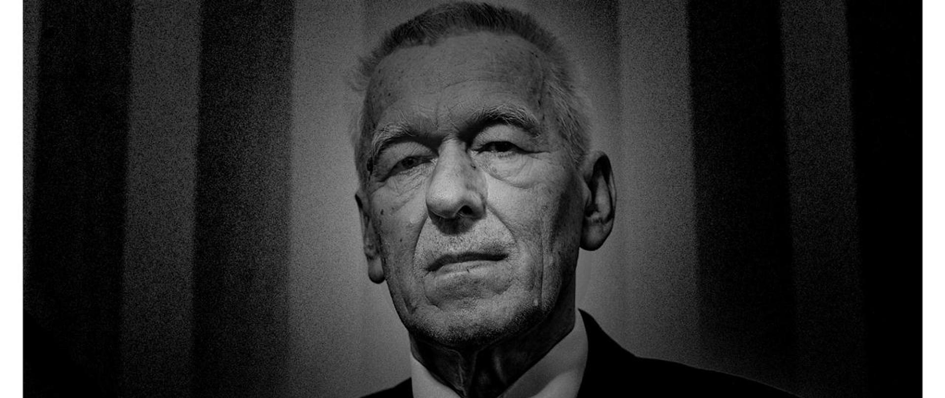 Kornel Morawiecki - zdjęcie czarno-białe