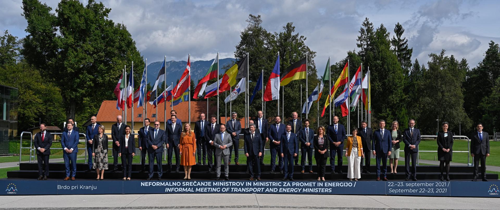 Family photo z nieformalnego spotkania Rady UE ds. transportu i energii