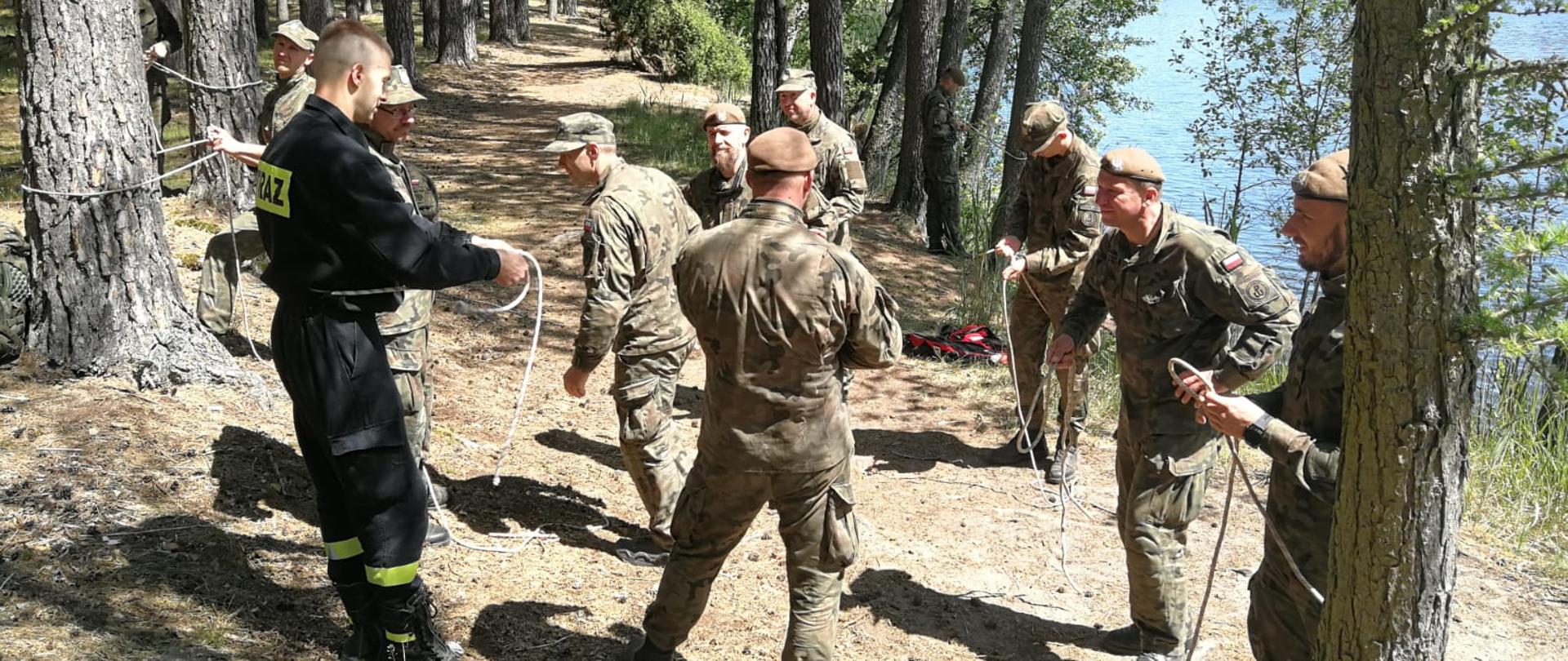 Na zdjęciu widać żołnierzy WOT podczas ćwiczeń.
