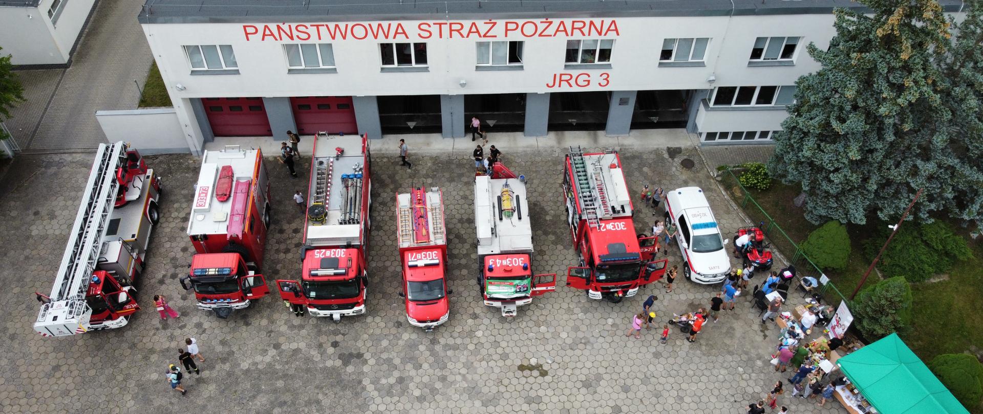 Koniec lata ze strażakami z JRG 3 w szczytnym celu
