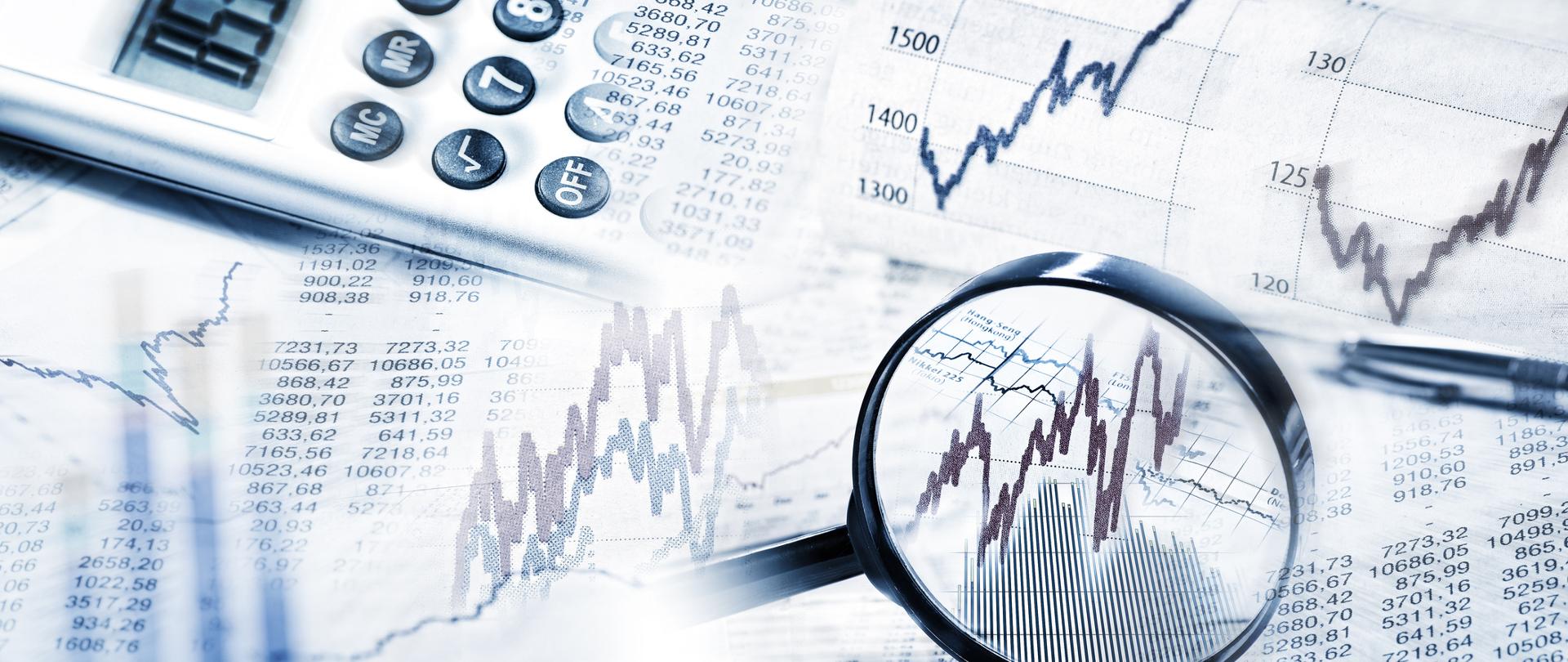 kalkulator i wykresy - kolaż zdjęć