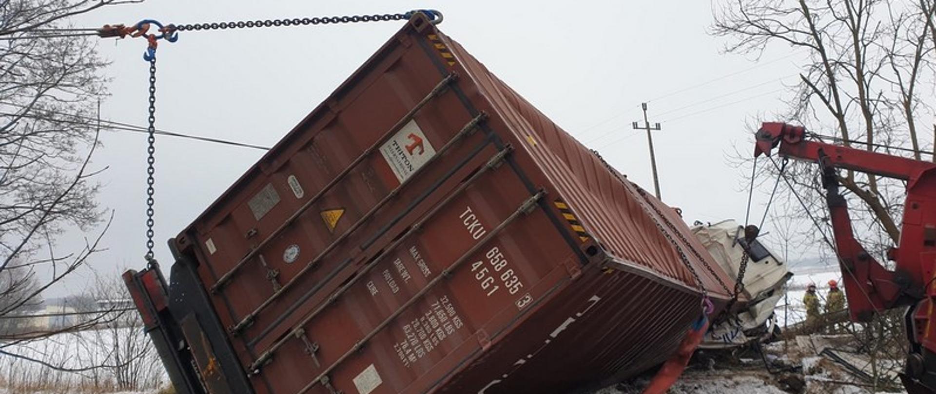 Wypadek samochodu ciężarowego miejscowość Wysoka