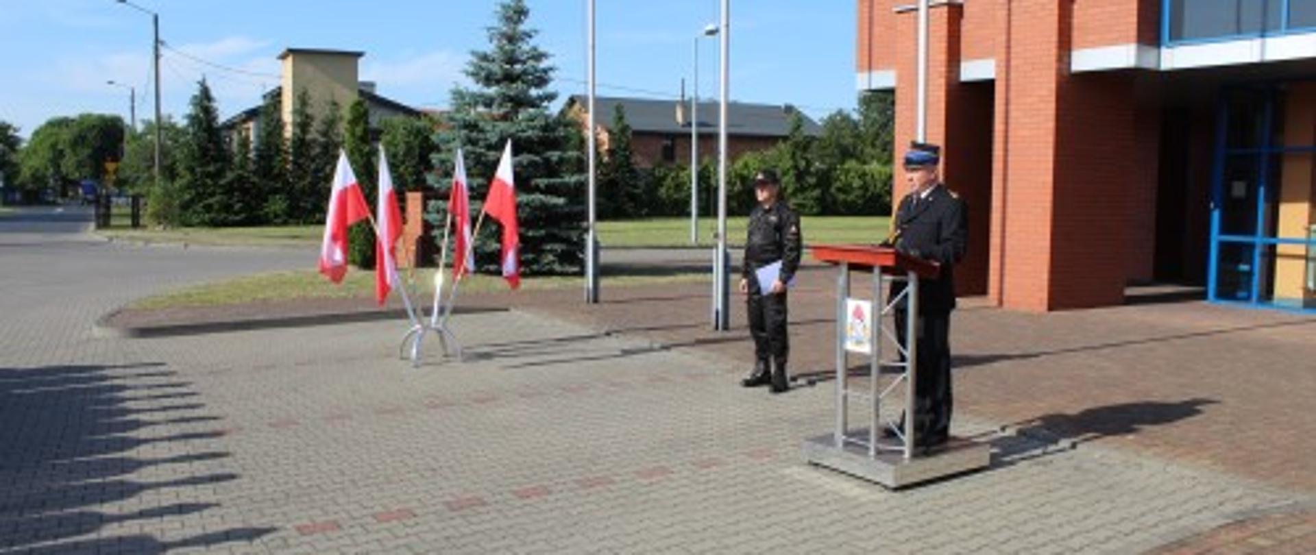 odczytanie awansowanych przez Komendanta Powiatowego PSP