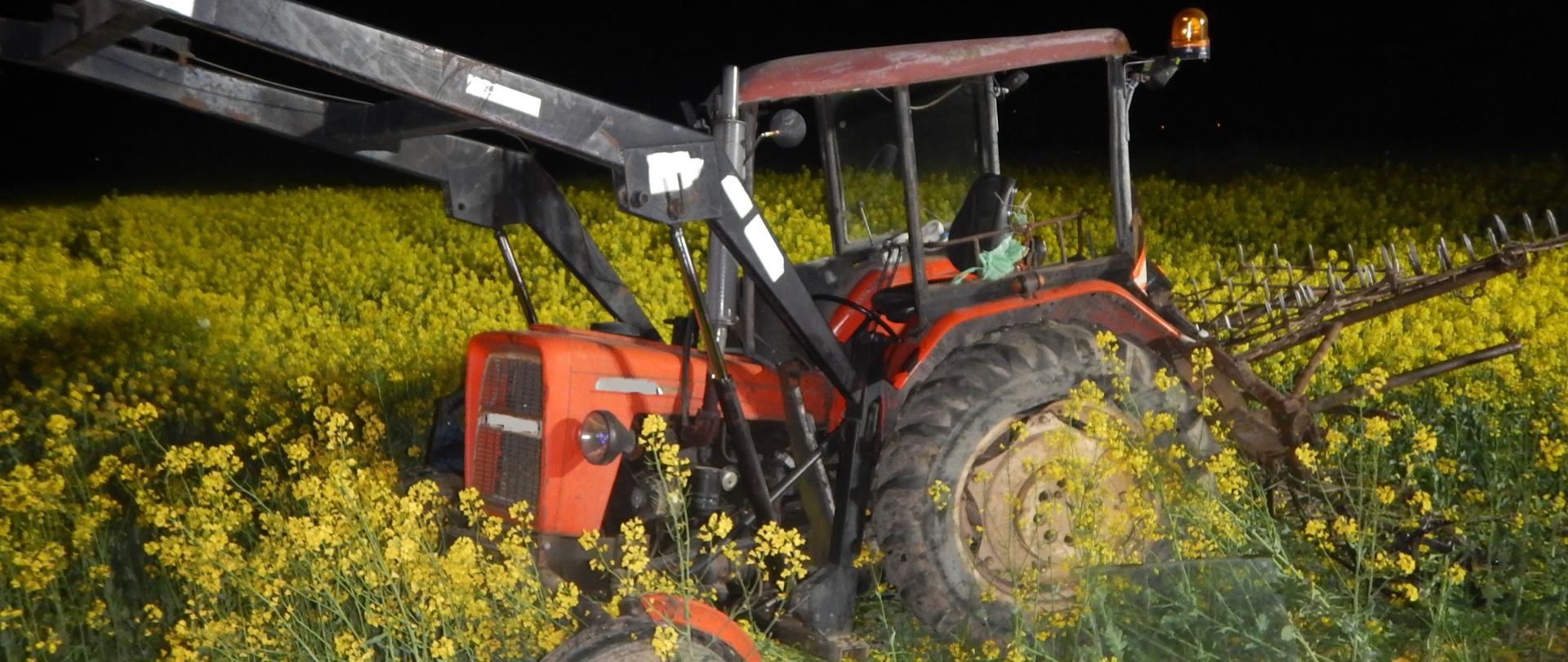 Zdjęcie przedstawia ciągnik rolniczy, który brał udział w zdarzeniu.