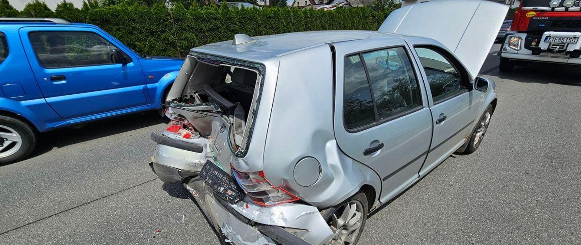 Uszkodzony samochód osobowy