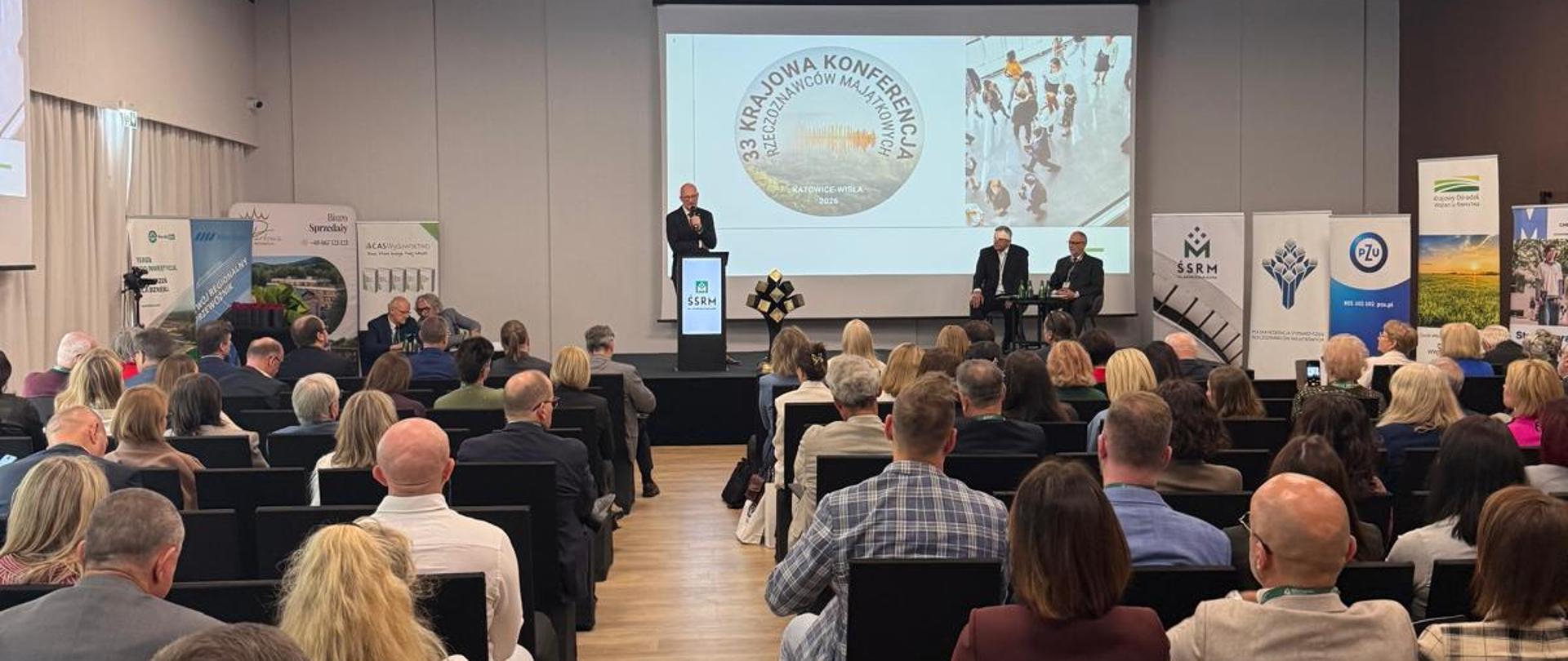Uczestnicy 33. Krajowej Konferencji Rzeczoznawców Majątkowych podczas wystąpienia Głównego Geodety Kraju