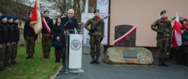Nowoberezowo: Wojewoda podlaski na odsłonięciu odrestaurowanego pomnika Józefa Piłsudskiego