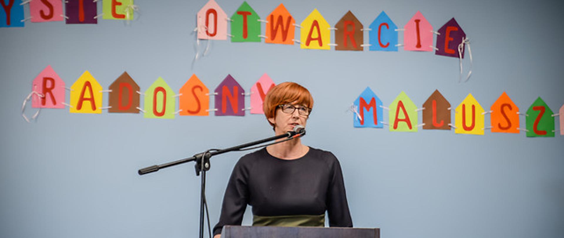 Minister Rafalska podczas otwarcia żłobka miejskiego w Witnicy.