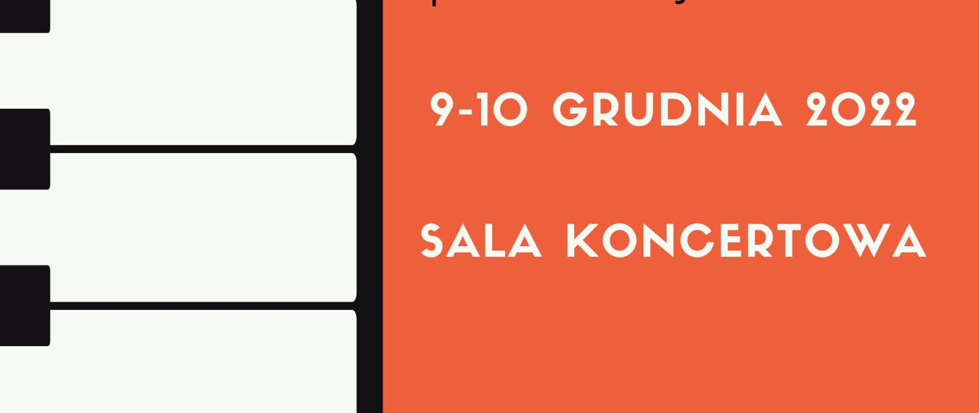 Na zdjęciu jest klawiatura fortepianu oraz na pomarańczowym tle napis