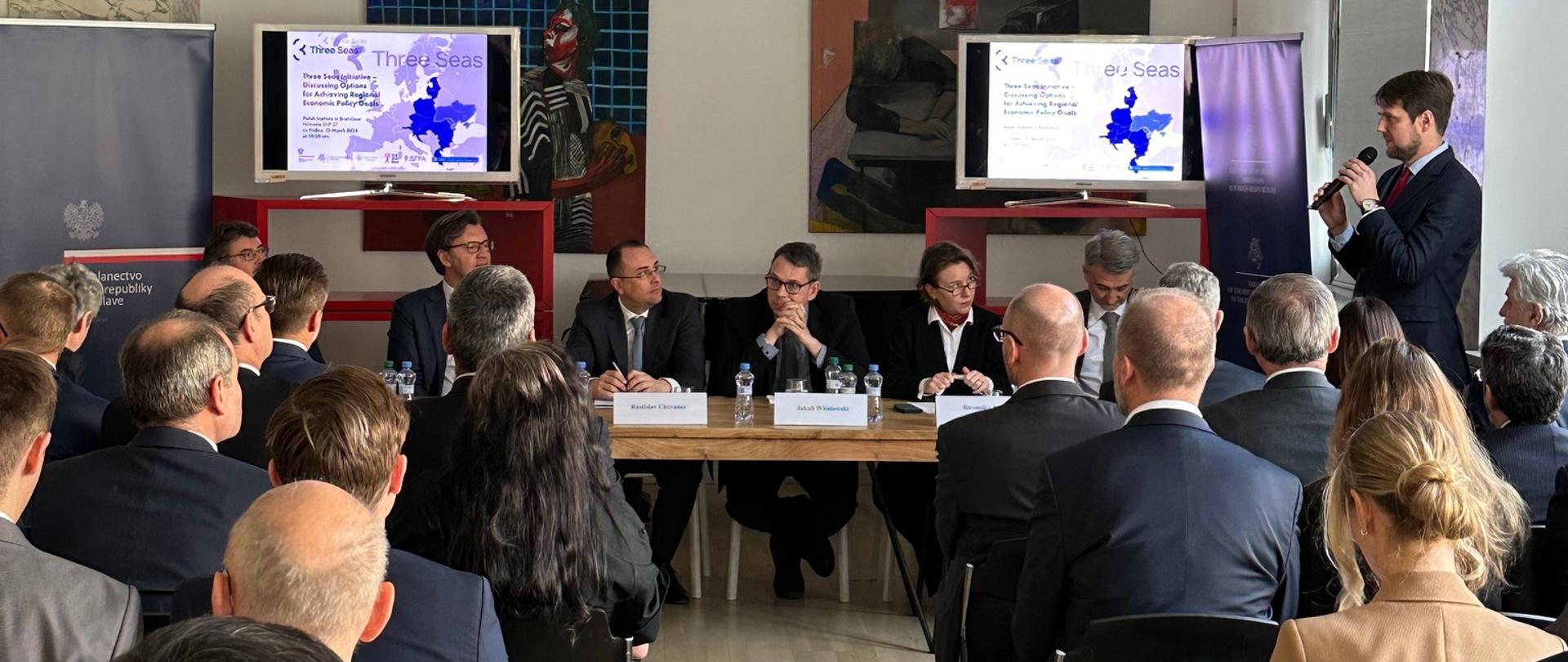 Konferencia Three Seas