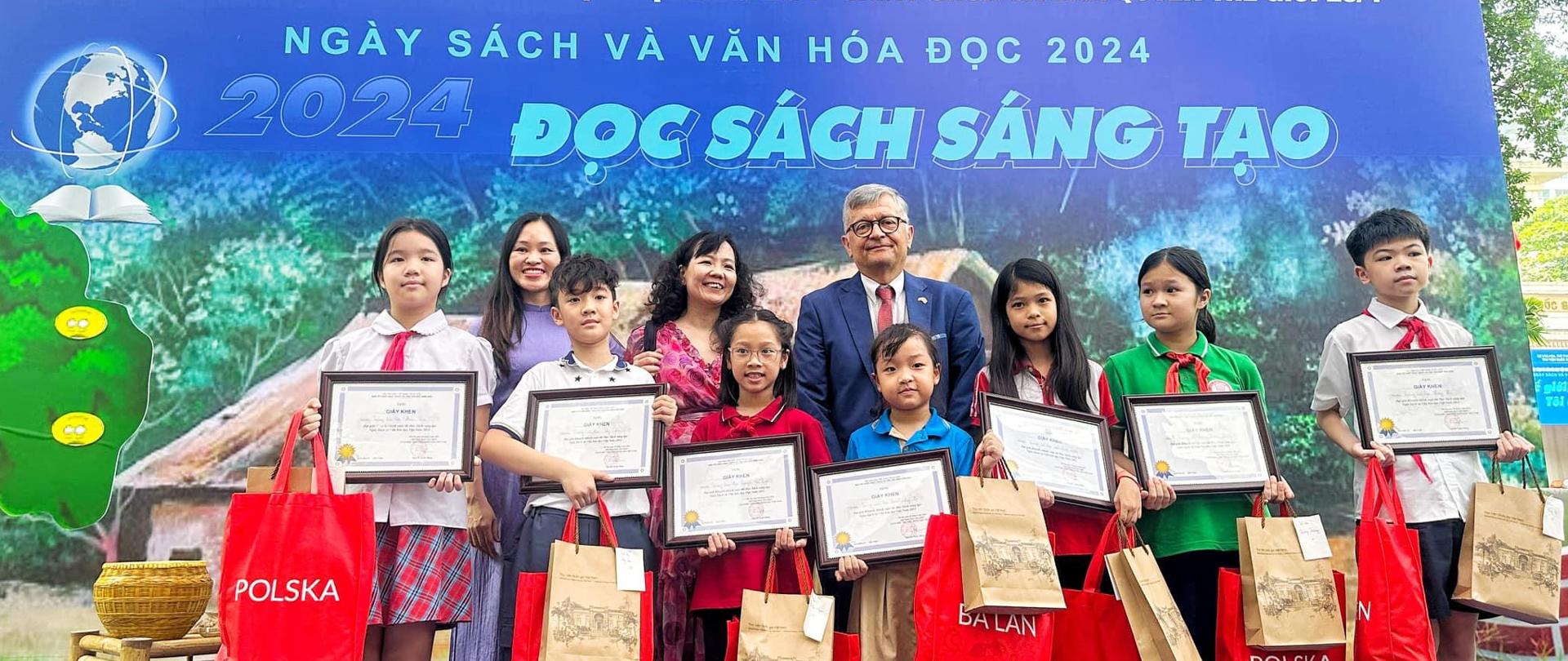 Polskie książki na Festiwalu Książki i Kultury czytania 2024 organizowanym przez Bibliotekę Narodową Wietnamu