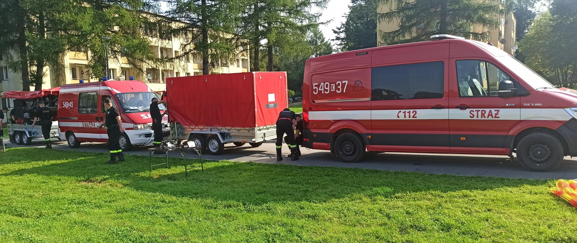 Budowanie miasteczka namiotowego na równi krupowej