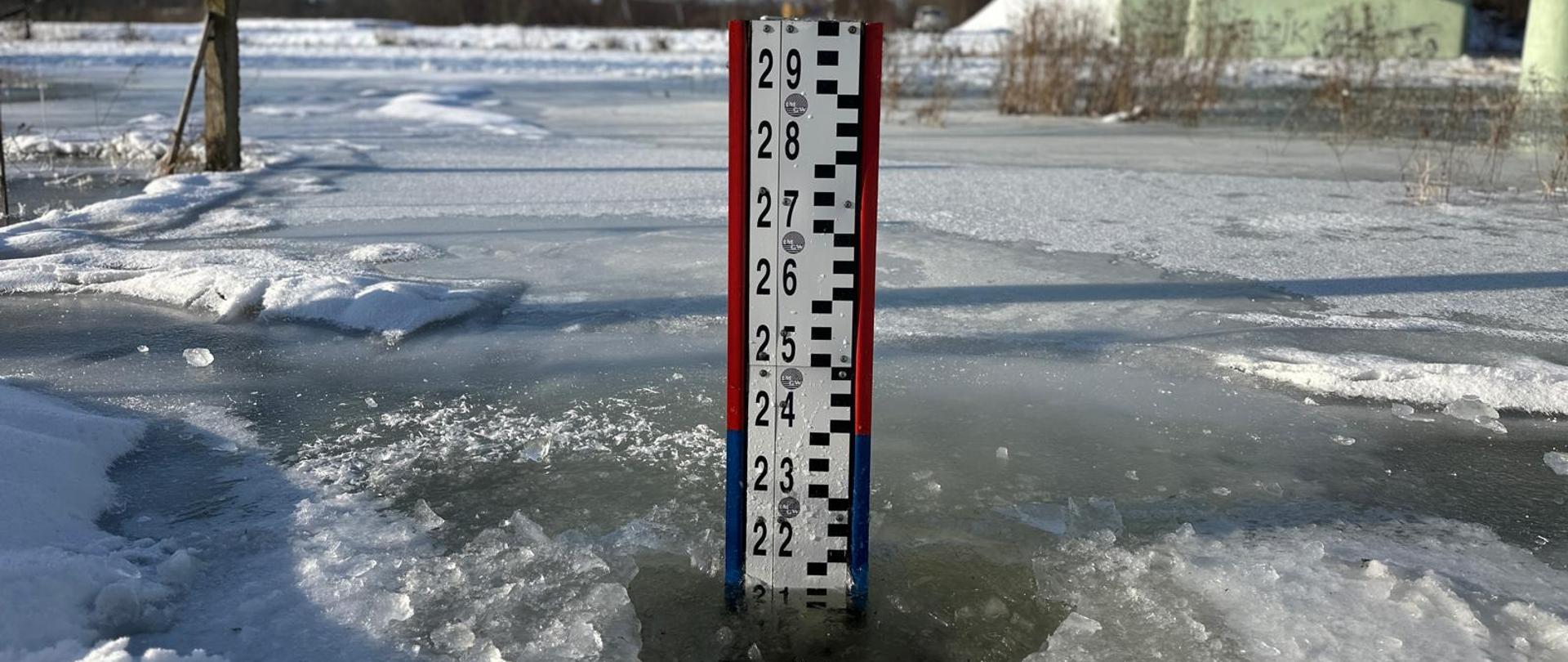 Na rzece Pisa zanotowano poziom wody powyżej stanu ostrzegawczego