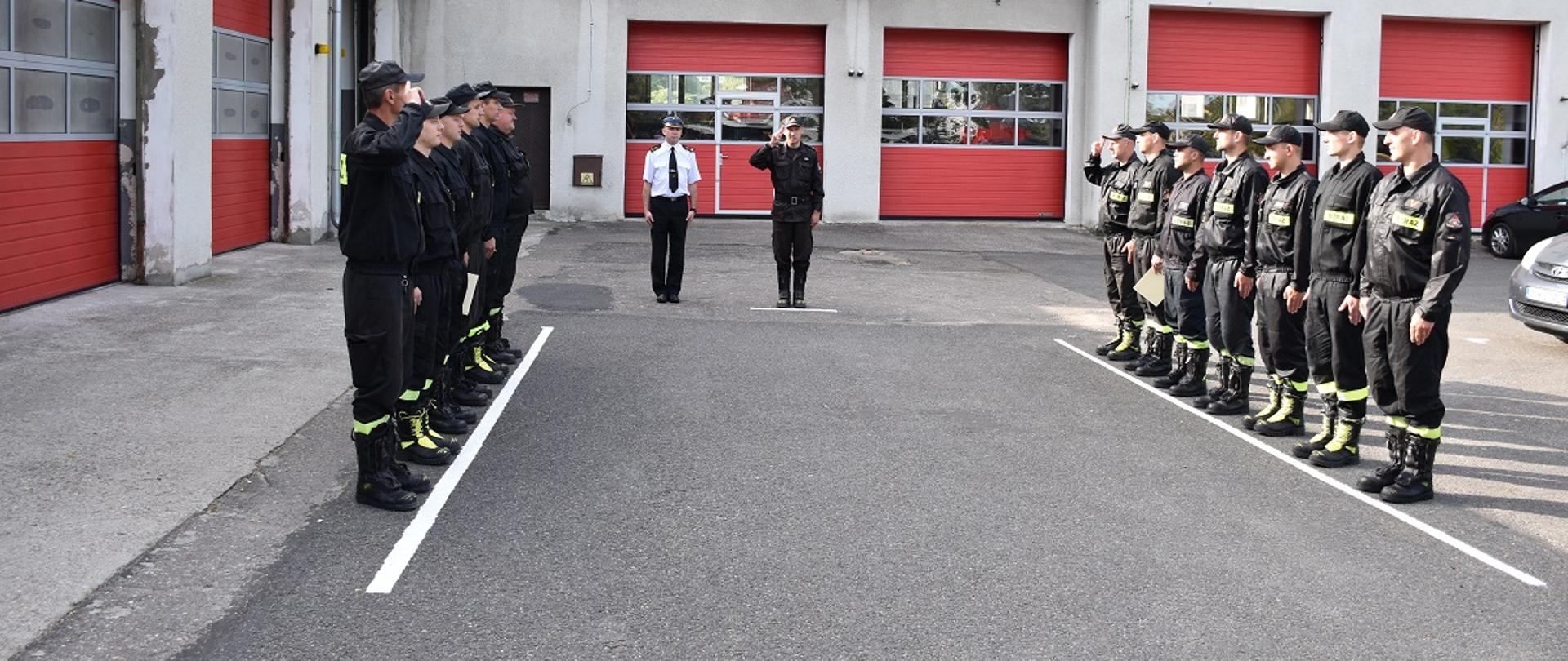 Zdanie i przyjęcie służby 