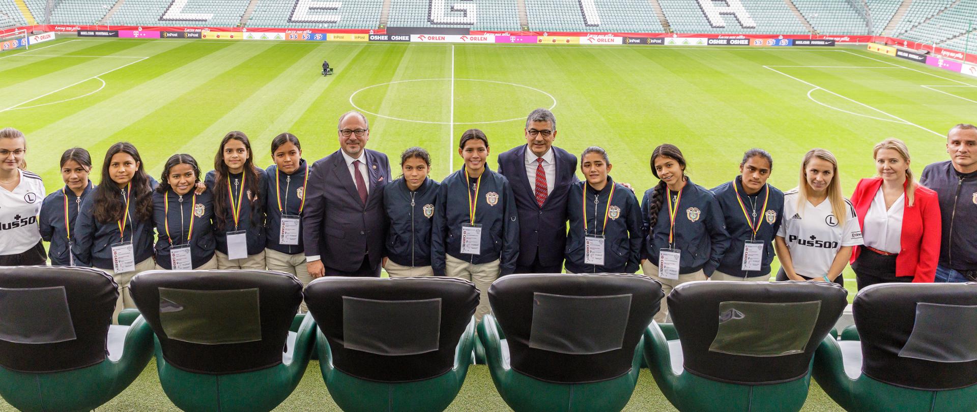 Head of The Foreign Service, Minister Arkady Rzegocki met today young Colombians participating in the seventh edition of the sports diplomacy programme at the Legia Warsaw Stadium