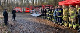 Strażacy uczestniczący w ćwiczeniach w ramach trwałości projektu UE: "Razem przeciw powodzi"