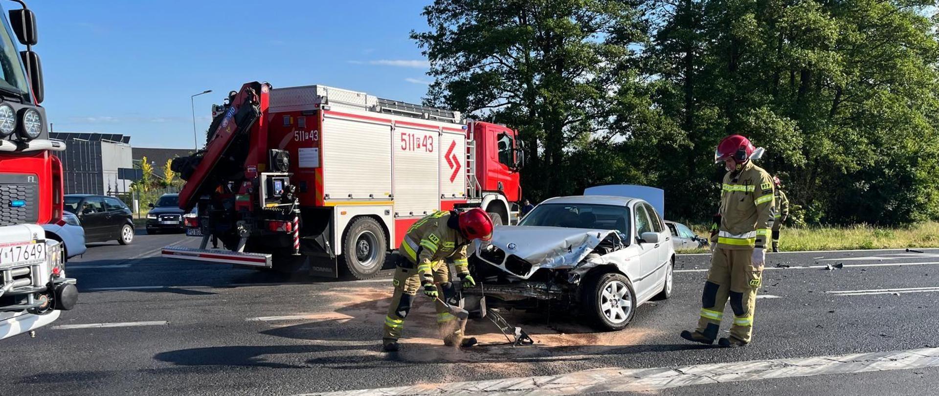 Zderzenie dwóch samochodów na obwodnicy Nowego Tomyśla