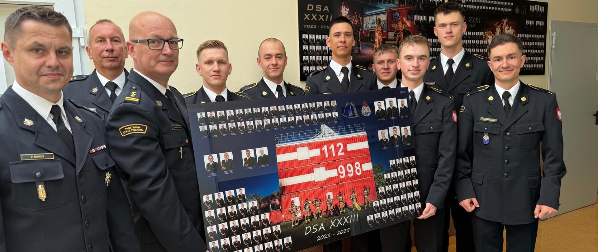 Uroczyste przekazania tabla przez kadetów DSA XXXIII