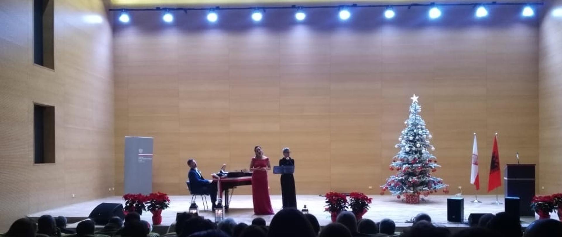 W dn. 12 grudnia br. Ambasada RP w Tiranie zorganizowała drugą edycję koncertu polskich kolęd i świątecznych pieśni w wykonaniu polskich artystów operowych.