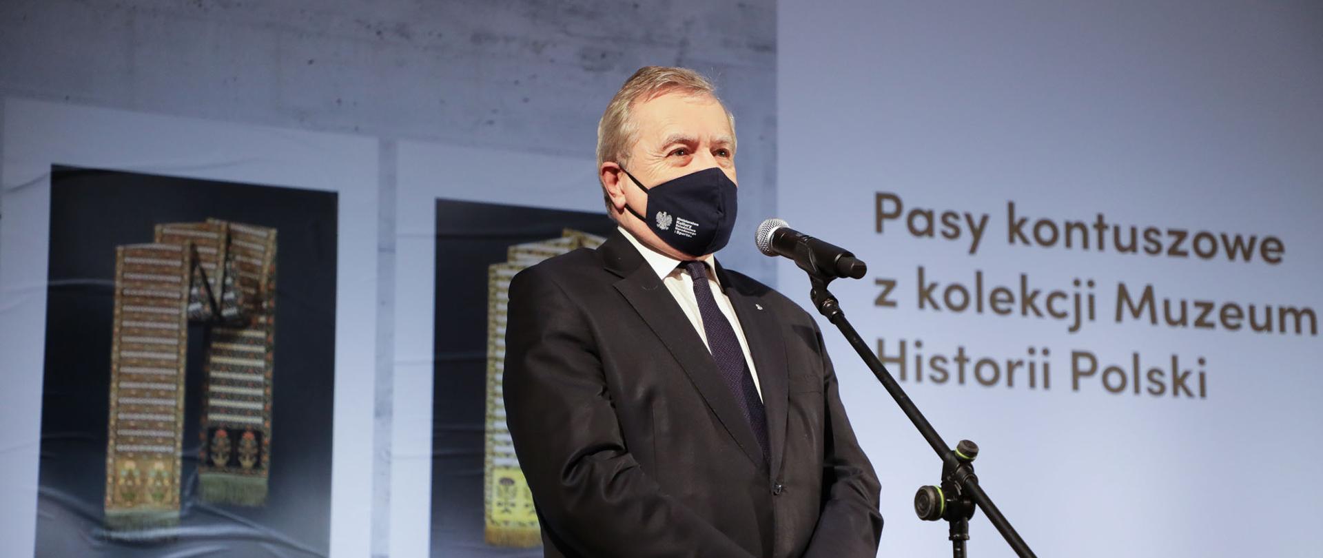 Symbol statusu szlachcica. 22 pasy kontuszowe trafiły do zbiorów Muzeum Historii Polski, fot. Danuta Matloch