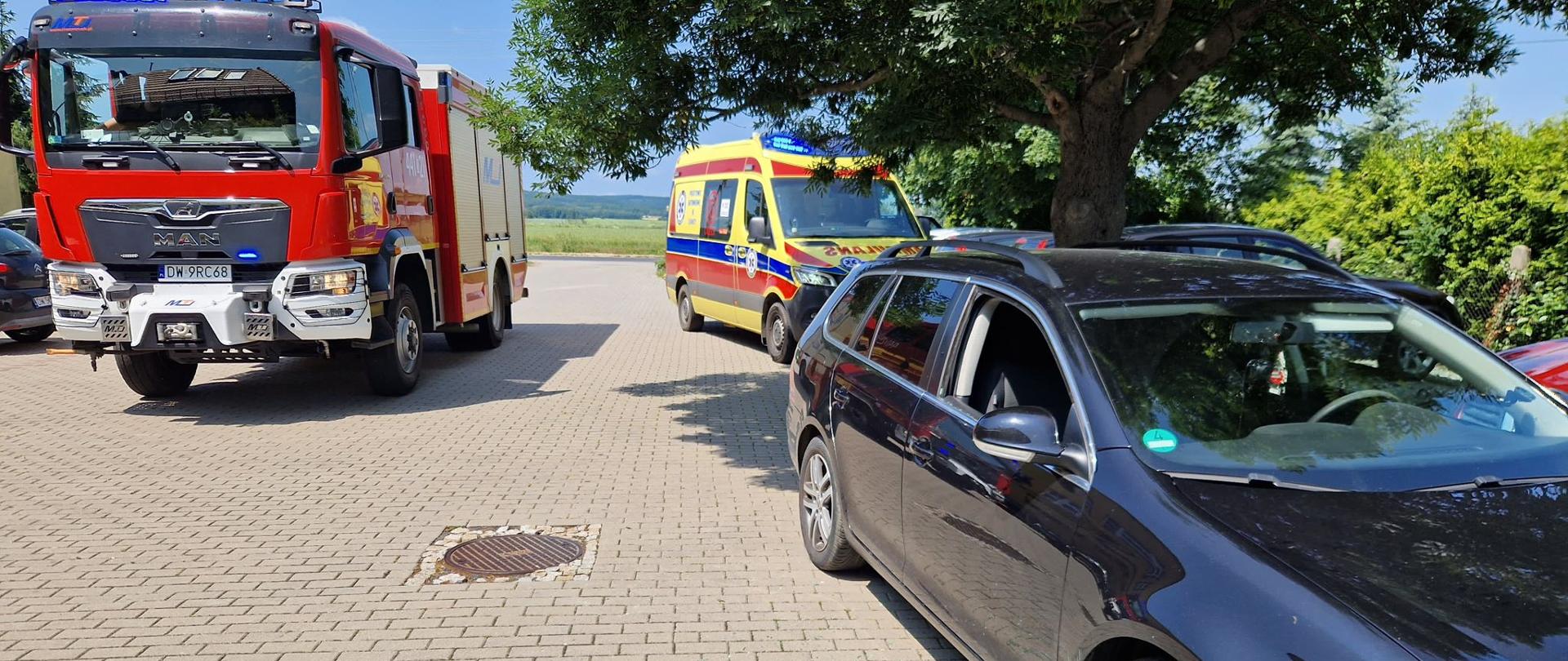 Szybka reakcja dzieci i nauczycielek ze Szkoły Podstawowej w Piotrowicach uratowała życie mężczyzny