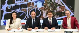 Podpisanie trzech umów z Gminą Jawor na realizację kompleksowej odbudowy infrastruktury wodociągowej i kanalizacyjnej zniszczonej podczas powodzi.