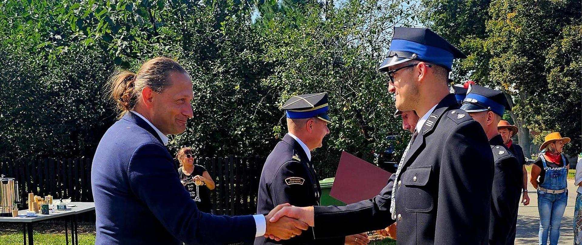 Wyróżnienie zwycięzców powiatowych zawodów sportowo pożarniczych