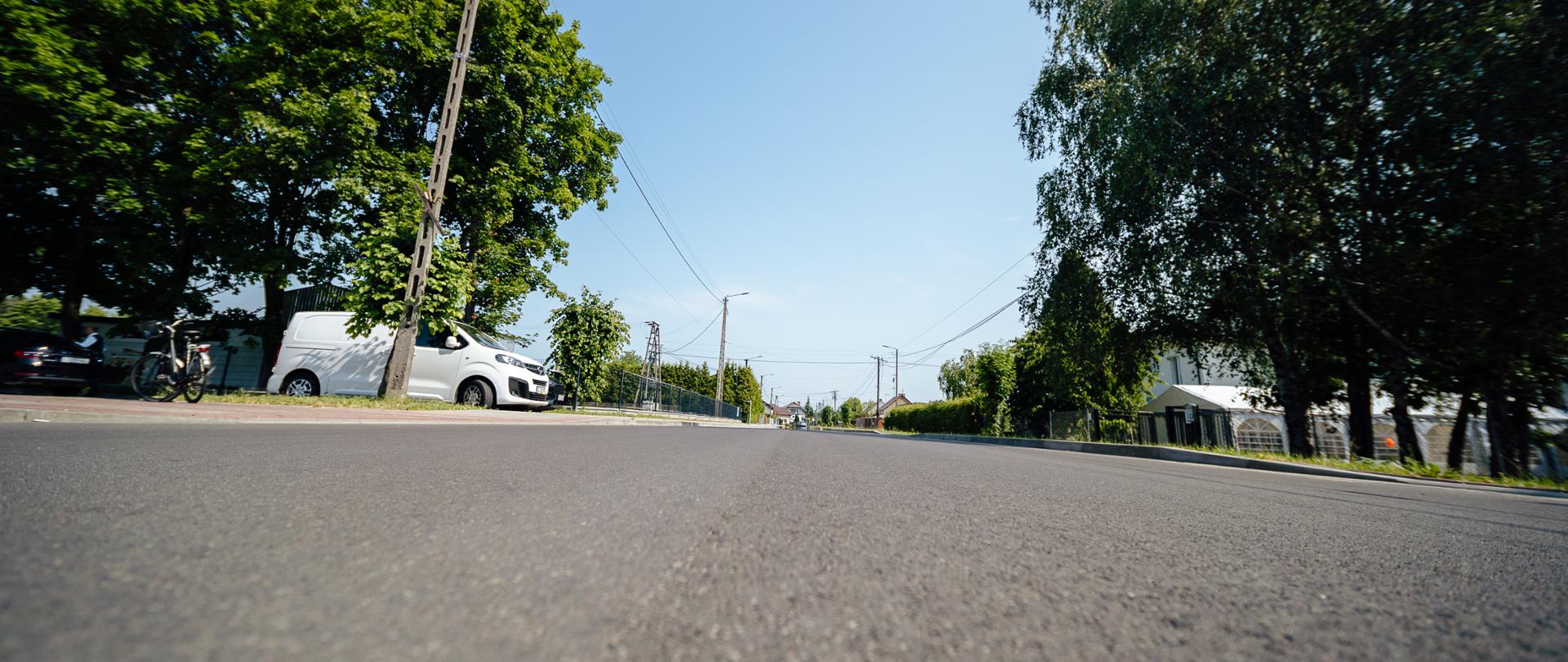 Nawierzchnia nowej drogi w Świnicach Warckich