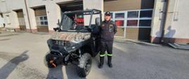 Strażak i pojazd UTV