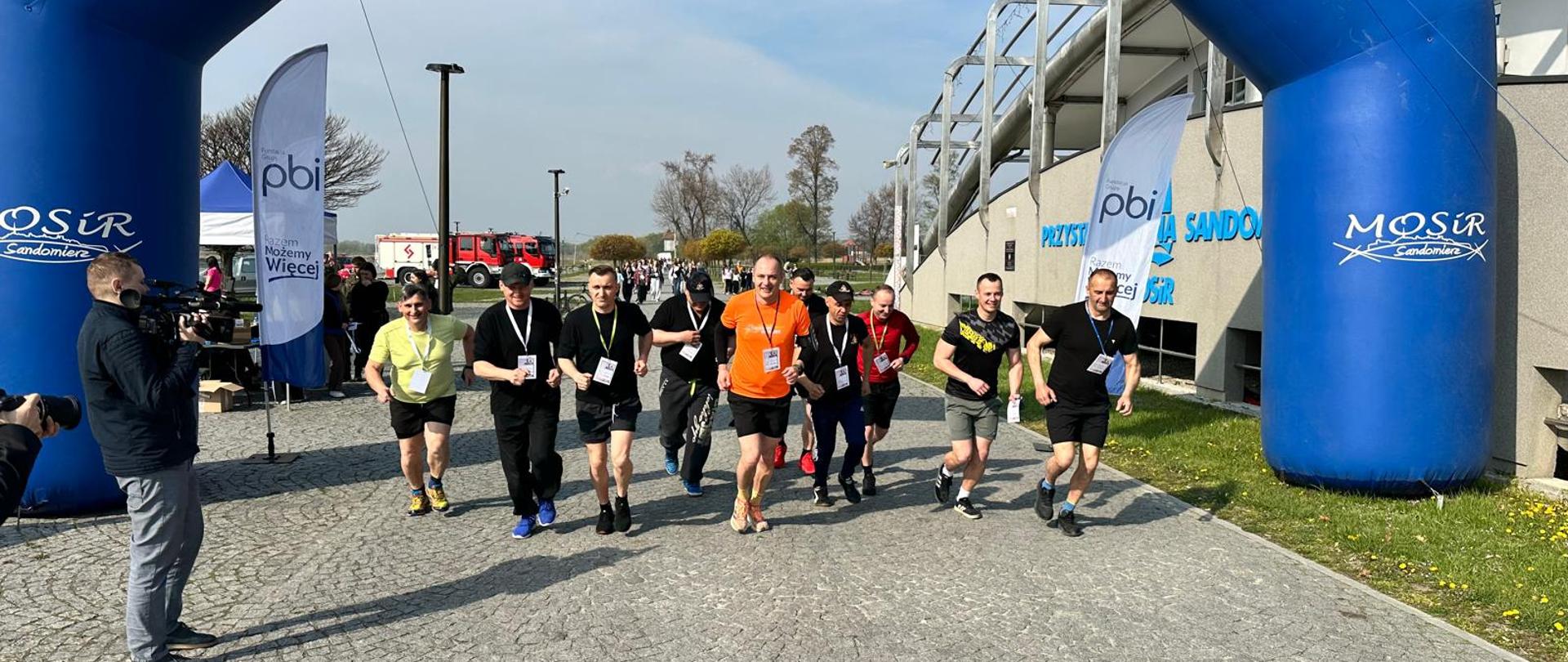 Zdjęcie uczestnicy biegu