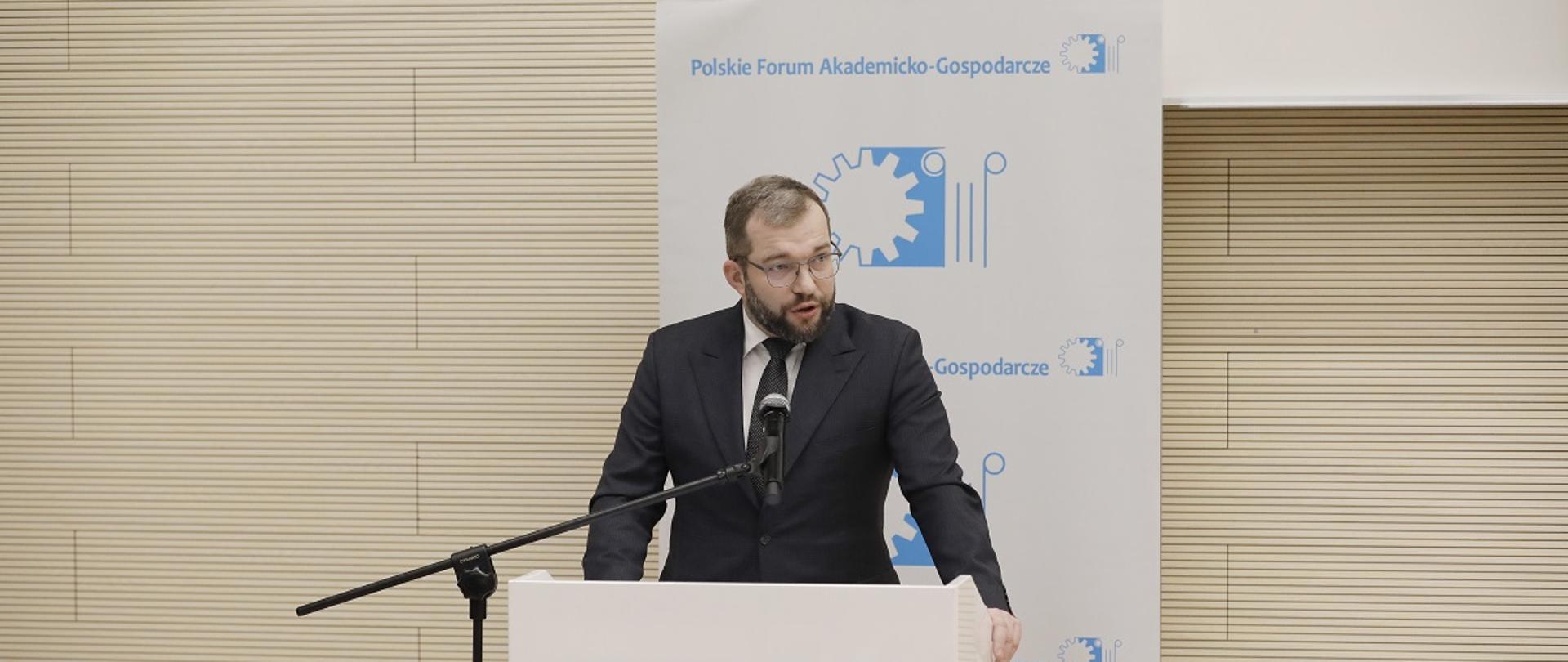  Minister funduszy i polityki regionalnej Grzegorz Puda