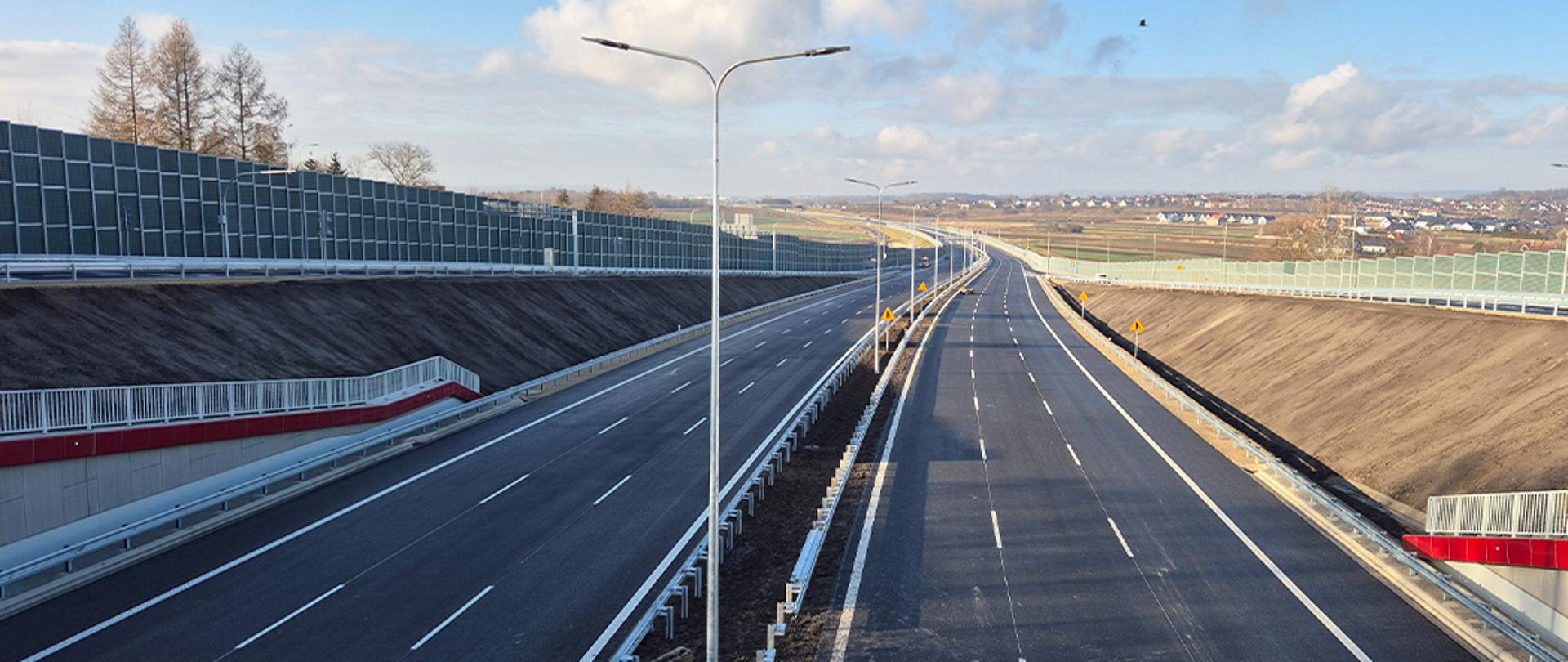 Na zdjęciu widać fragment pustej obwodnicy