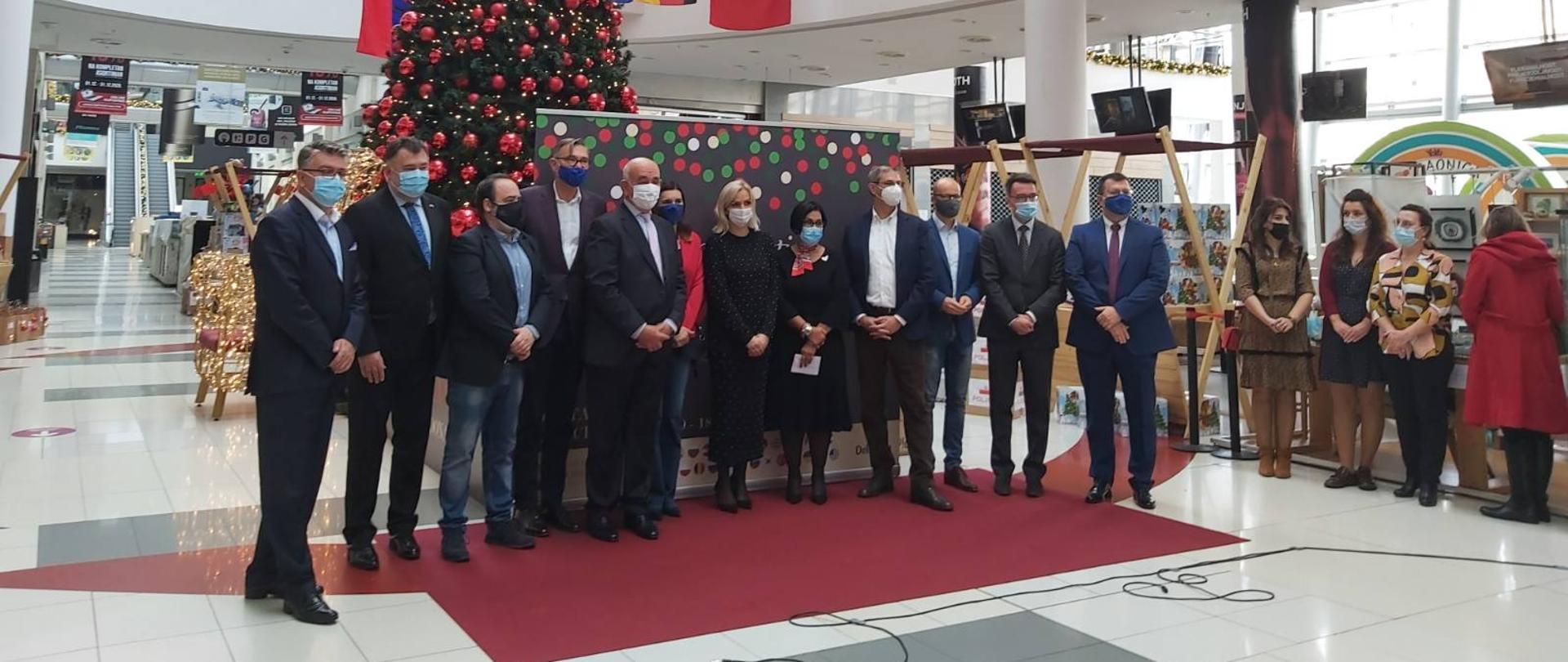 IMG-56ce7994ca59a54b89d440352b5e8a3e-V