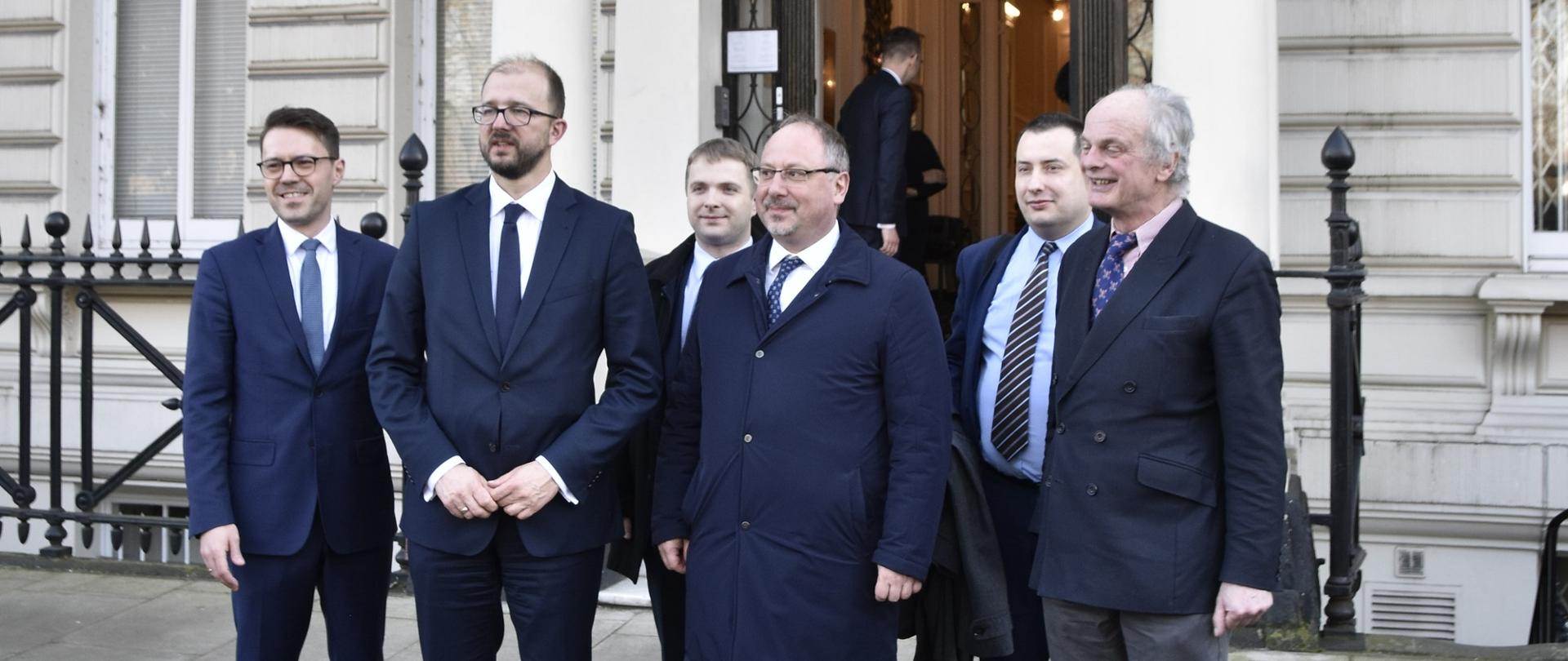 Zdjęcie przedstawia delegację MNiSW w Wielkiej Brytanii.