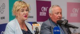 Zdjęcie grupowe z podpisania umowy