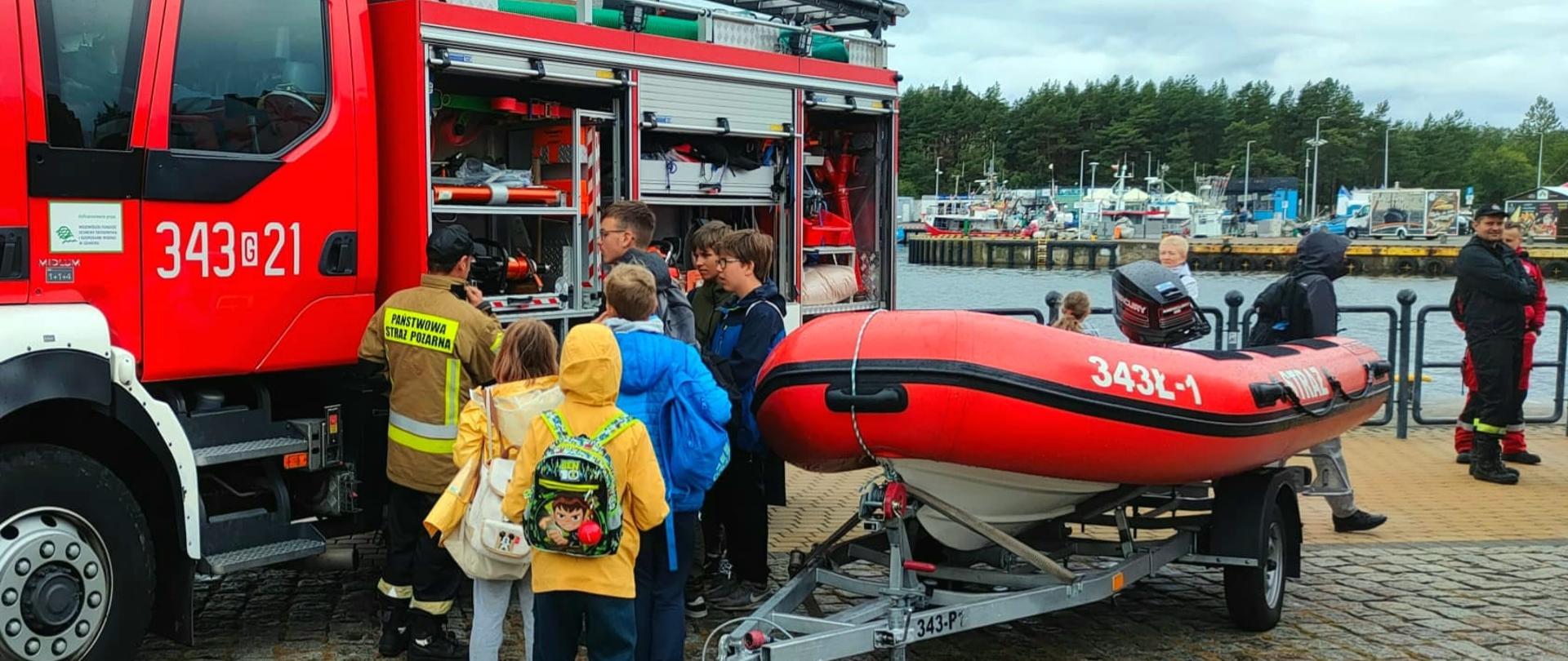 Zdjęcie przedstawia uczestników akcji.