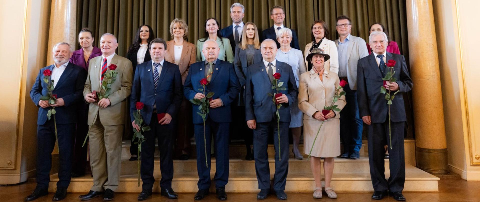 Nagrody Miasta Łodzi i Odznaki "Za Zasługi dla Miasta Łodzi" 2025 - laureaci, wśród nich Jacek Szer, doradca wojewody łódzkiego, Dorota Ryl, wojewoda łódzki