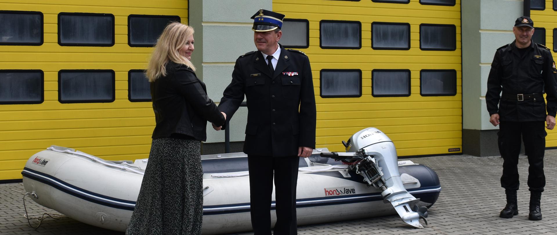 PRZEKAZANIE PONTONU DLA KOMENDY POWIATOWEJ PSP W PIŃCZOWIE