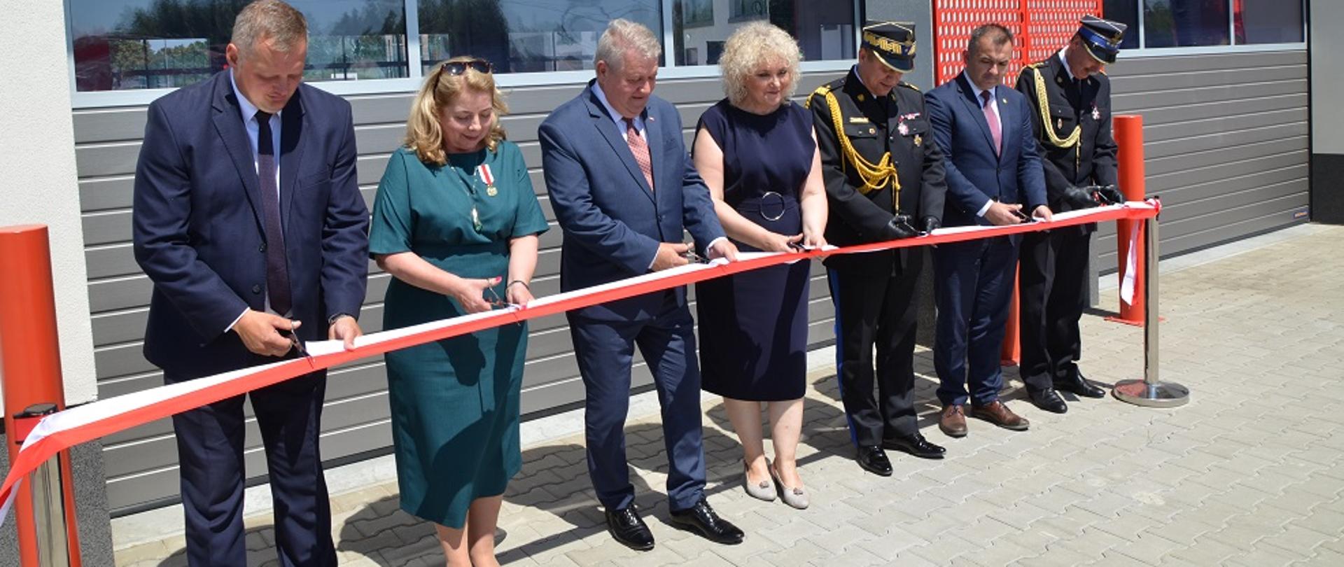 Uroczysty apel z okazji Dnia Strażaka oraz otwarcia nowej siedziby PSP w Węgrowie.