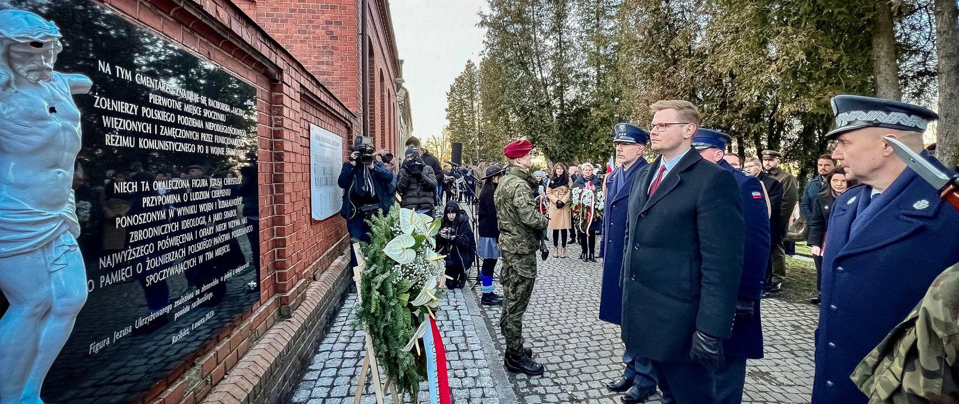 Raciborskie obchody Narodowego Dnia Pamięci Żołnierzy Wyklętych z udziałem wiceministra sprawiedliwości Michała Wosia