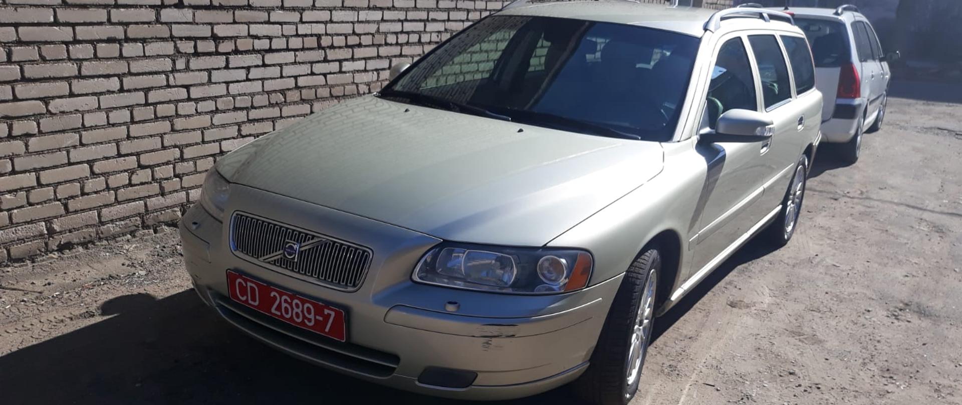 Volvo V70 przód