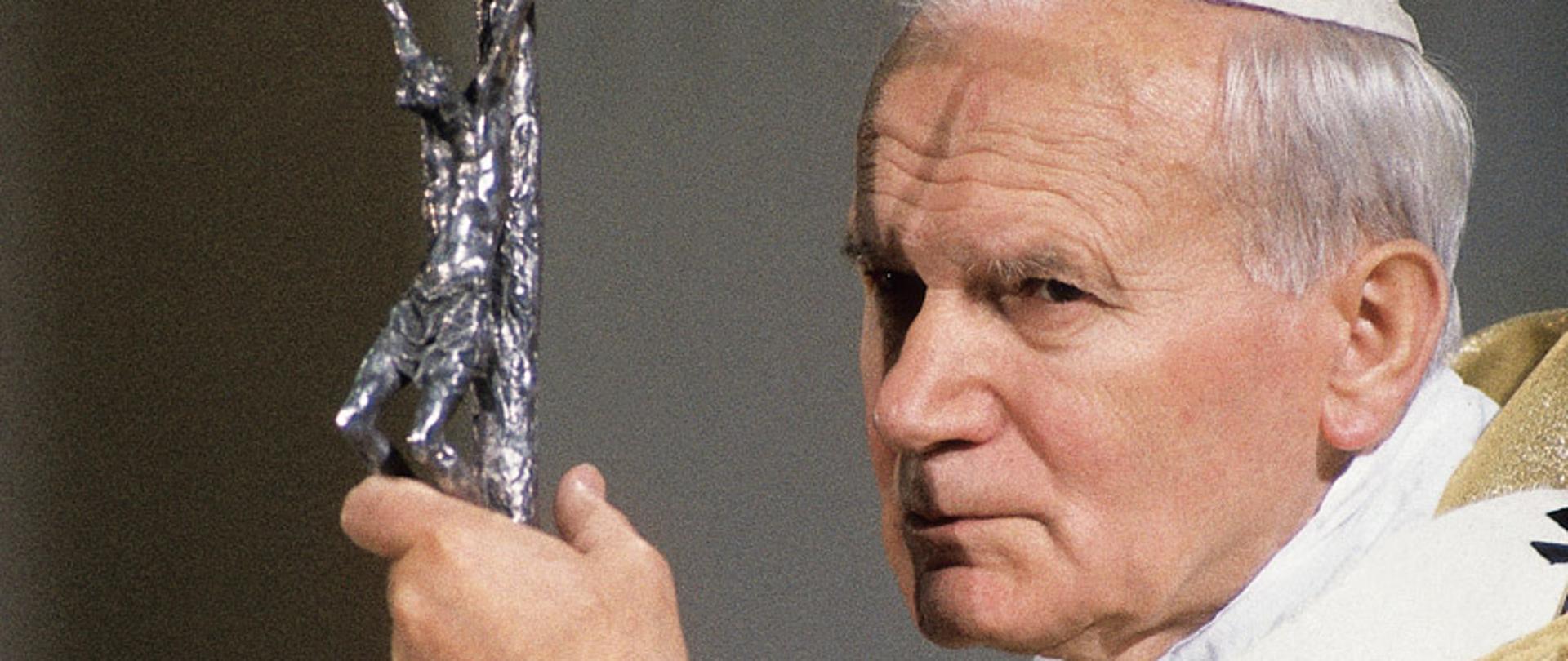 19.03.1990 Italia. Il Papa Giovanni Paolo II a San Benigno Canavese. Santa Messa.